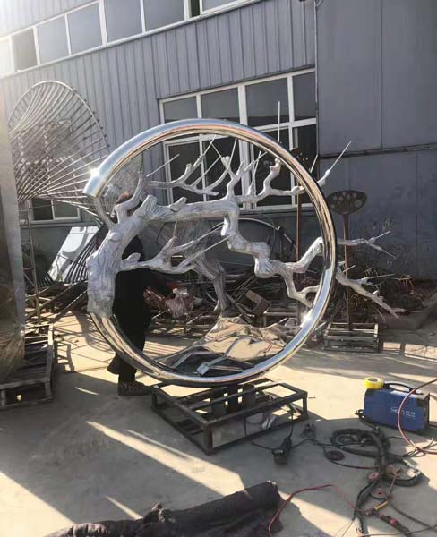 阜陽雕塑公司制作玻璃鋼雕塑核心是什么