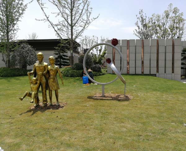 安徽雕塑公司的雕塑作品在藝術(shù)創(chuàng)作中的個(gè)性化表達(dá)有哪些？